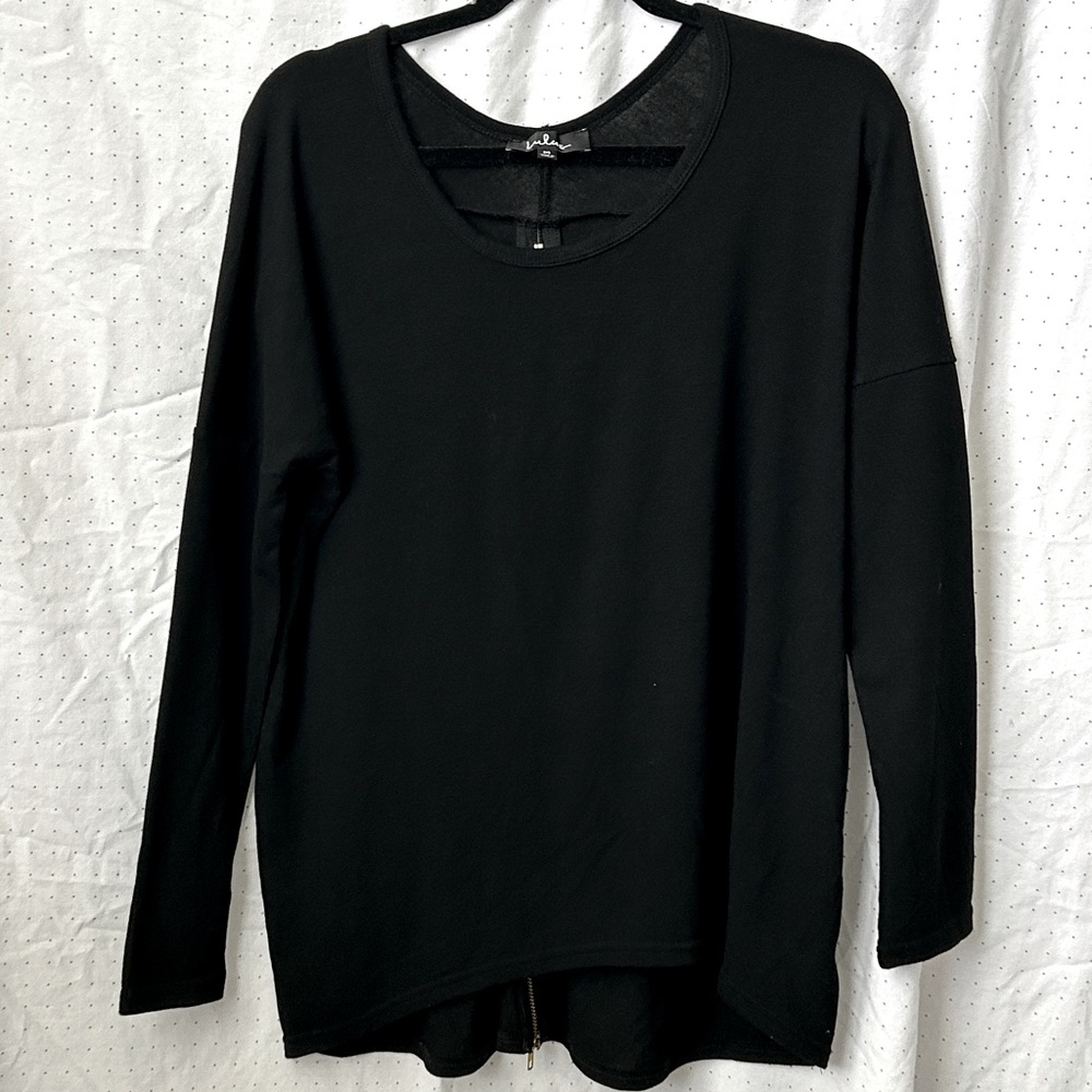 NWT Lulu’s Black Knit Top with Back Zipper